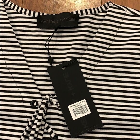 NWT Kendall & Kylie Striped Bodysuit Size Large - Picture 3 of 3